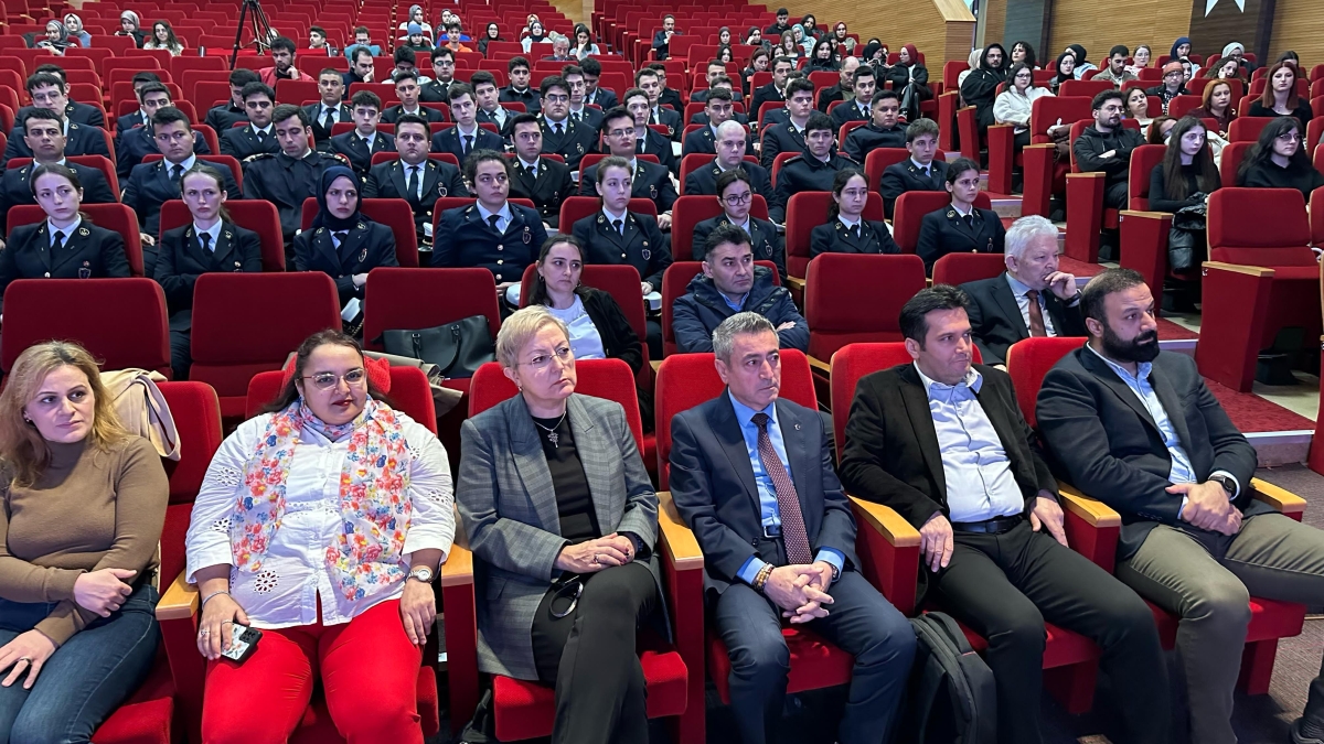 Recep Tayyip Erdoğan Üniversitesi'nde Çanakkale Zaferi'nin 110. Yılı Anma Etkinliği Düzenlendi