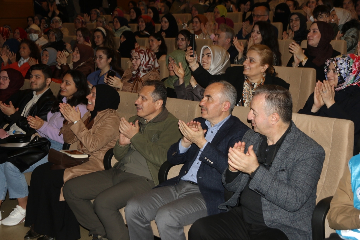 PSKİYATRİST- YAZAR PROF. DR. KEMAL SAYAR'A RİZE’DE İLGİ BÜYÜK OLDU