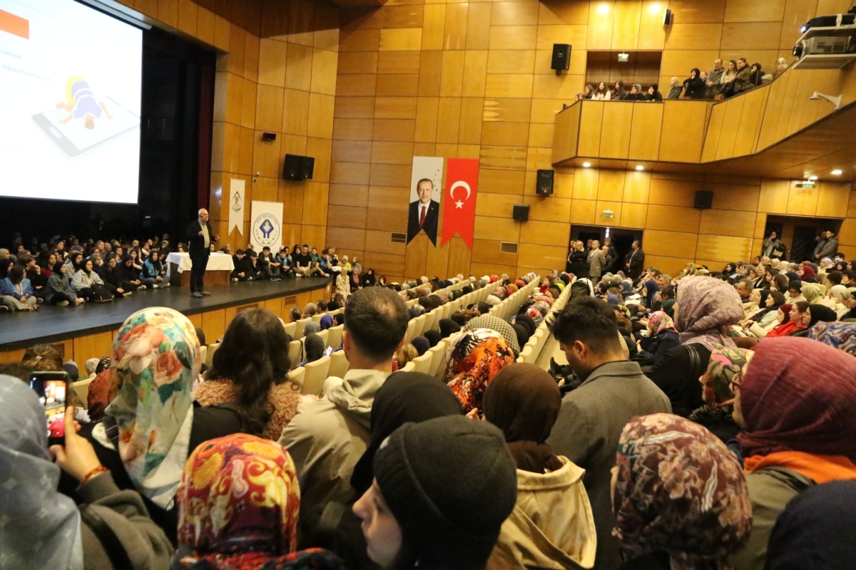 PSKİYATRİST- YAZAR PROF. DR. KEMAL SAYAR'A RİZE’DE İLGİ BÜYÜK OLDU