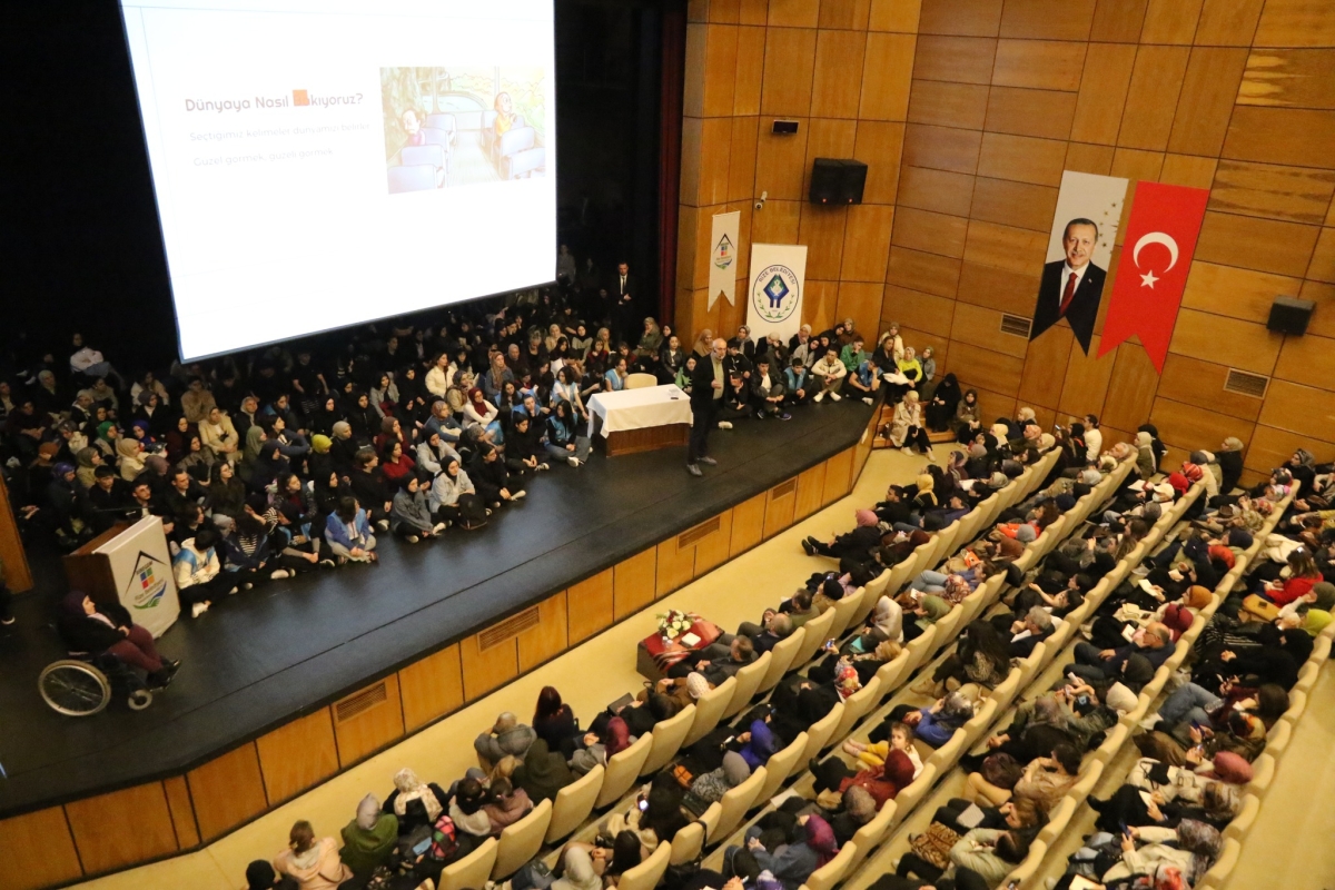 PSKİYATRİST- YAZAR PROF. DR. KEMAL SAYAR'A RİZE’DE İLGİ BÜYÜK OLDU
