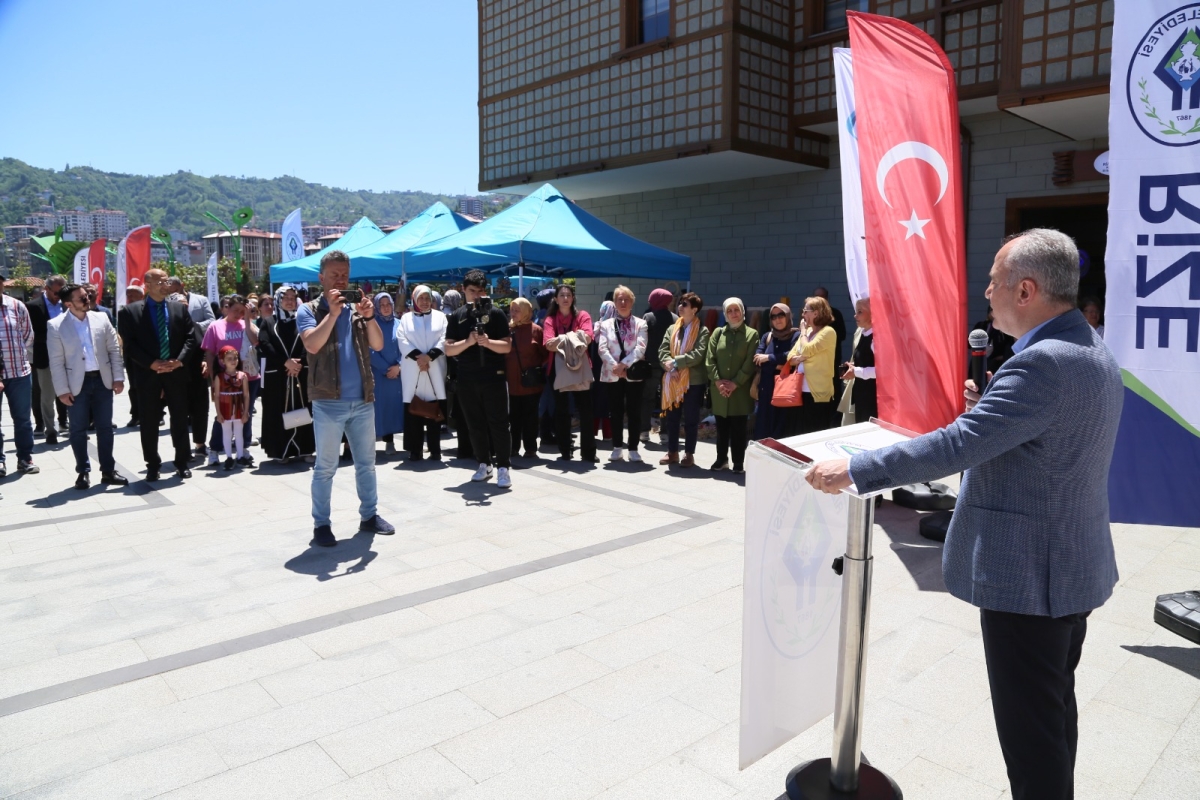 RİZE BELEDİYESİ EL SANATLARI SERGİSİ AÇILDI