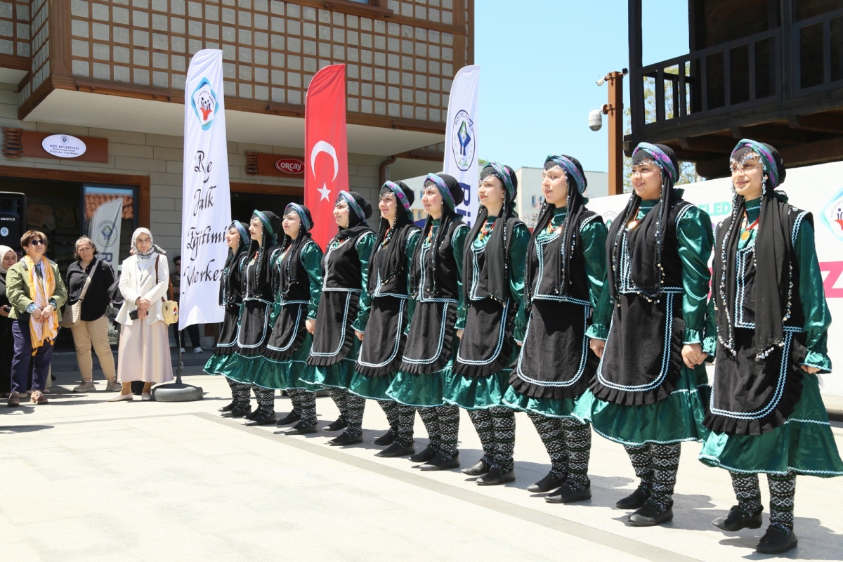 RİZE BELEDİYESİ EL SANATLARI SERGİSİ AÇILDI