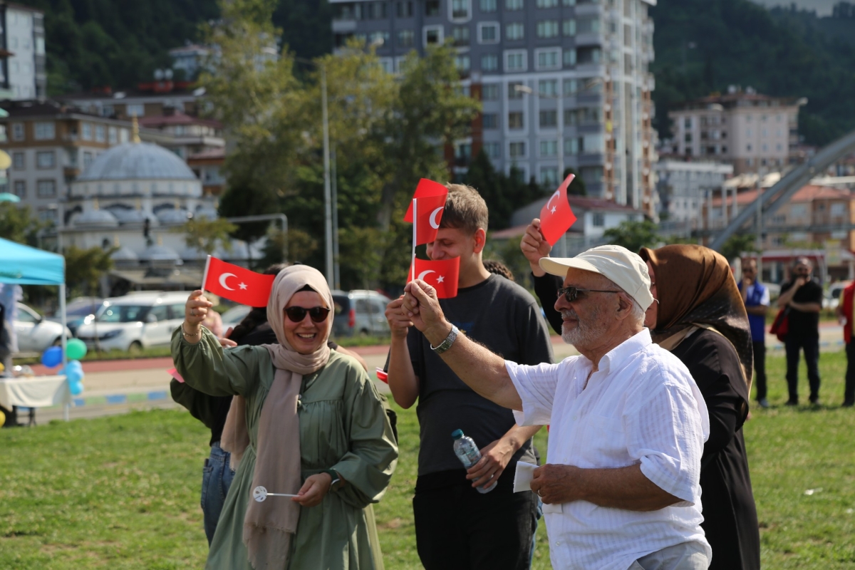 KORUYUCU AİLE ŞENLİĞİ RİZE'DE COŞKUYLA GERÇEKLEŞTİRİLDİ